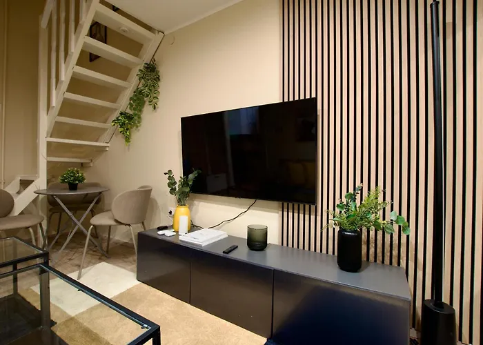 Standard By Hi5- In *